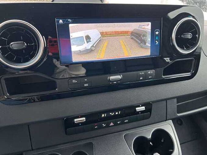 Mercedes-Benz Sprinter 317 L2H2 ZWART TREKHAAK 3.5 T AUTOMAAT 46000 EXBTW