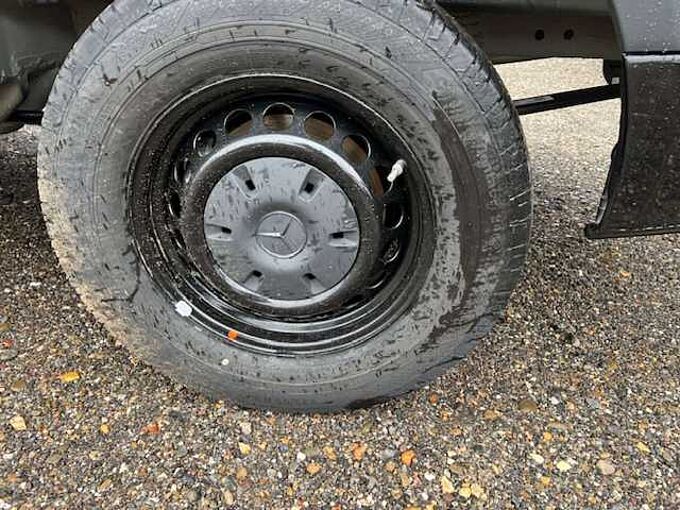 Mercedes-Benz Sprinter 317 L2H2 ZWART TREKHAAK 3.5 T AUTOMAAT 46000 EXBTW