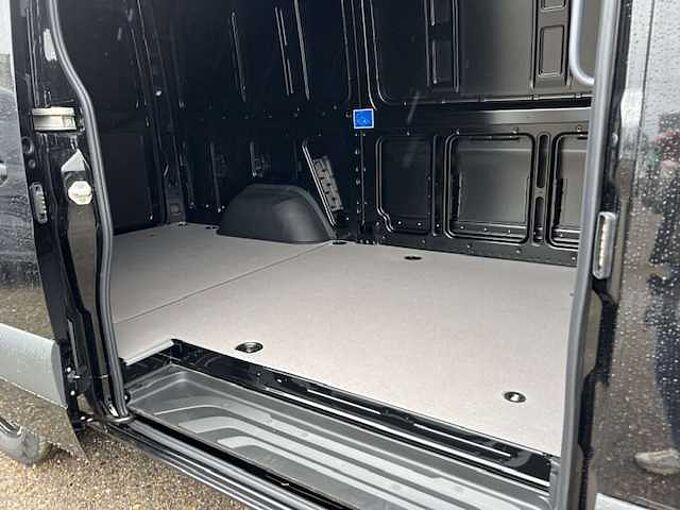 Mercedes-Benz Sprinter 317 L2H2 ZWART TREKHAAK 3.5 T AUTOMAAT 46000 EXBTW