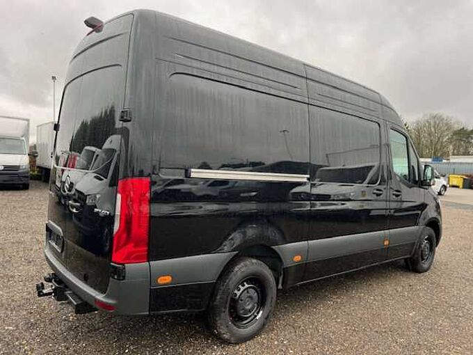 Mercedes-Benz Sprinter 317 L2H2 ZWART TREKHAAK 3.5 T AUTOMAAT 46000 EXBTW