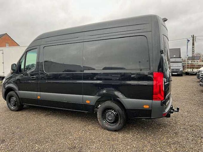 Mercedes-Benz Sprinter 317 L2H2 ZWART TREKHAAK 3.5 T AUTOMAAT 46000 EXBTW