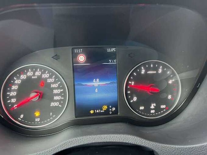 Mercedes-Benz Sprinter 317 L2H2 ZWART TREKHAAK 3.5 T AUTOMAAT 46000 EXBTW