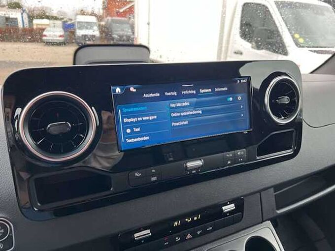 Mercedes-Benz Sprinter 317 L2H2 ZWART TREKHAAK 3.5 T AUTOMAAT 46000 EXBTW