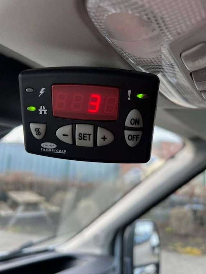 Ford  transit CARRIER KOELING +220 VOLT STEKKER 16900 EX