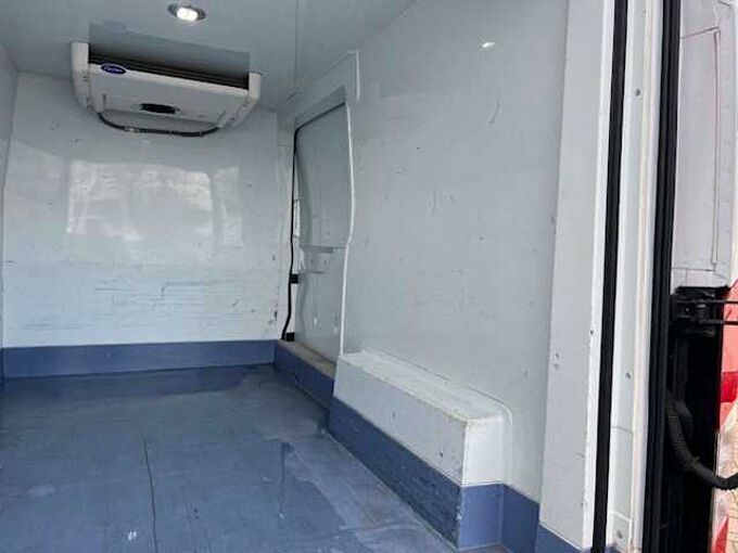 Ford  transit CARRIER KOELING +220 VOLT STEKKER 16900 EX