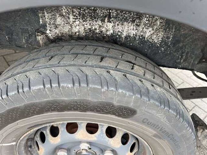 Ford  transit CARRIER KOELING +220 VOLT STEKKER 16900 EX