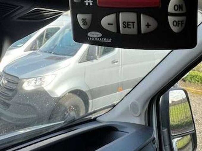 Ford  transit CARRIER KOELING +220 VOLT STEKKER 16900 EX