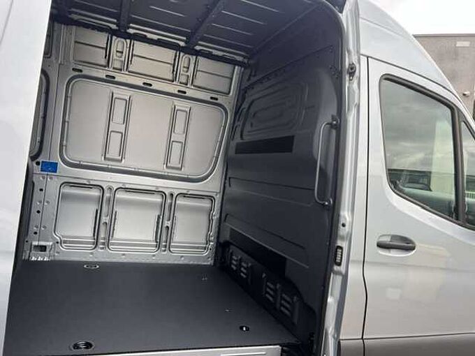 Mercedes-Benz Sprinter 317 L3H2 TREKHAAK 3.5 TON