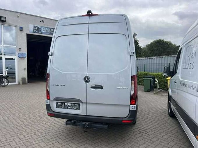 Mercedes-Benz Sprinter 317 L3H2 TREKHAAK 3.5 TON