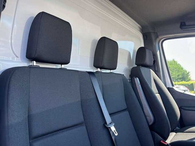 Mercedes-Benz Sprinter 317 box + laadlift &euro; 55800 ex btw
