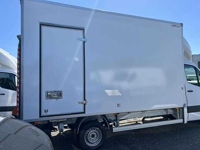 Mercedes-Benz Sprinter 317 box + laadlift &euro; 55800 ex btw