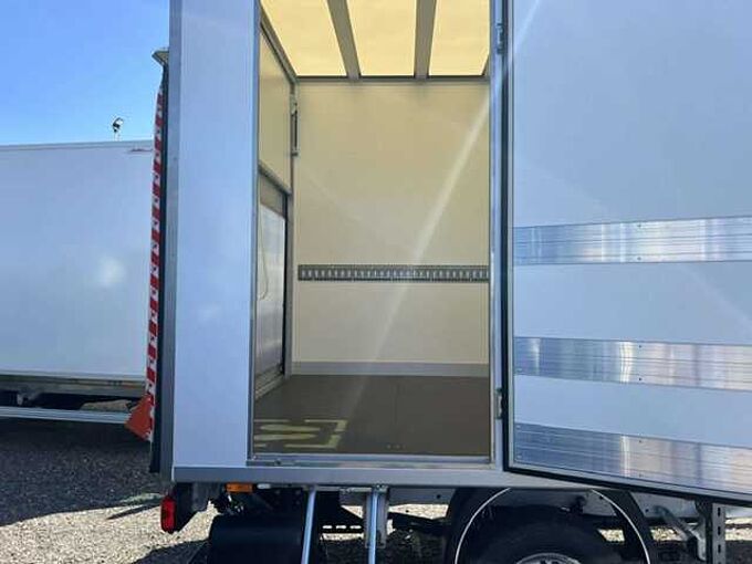 Mercedes-Benz Sprinter 317 box + laadlift &euro; 55800 ex btw