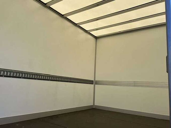 Mercedes-Benz Sprinter 317 box + laadlift &euro; 55800 ex btw