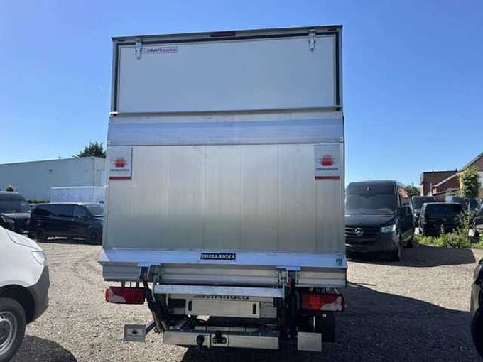 Mercedes-Benz Sprinter 317 box + laadlift &euro; 55800 ex btw