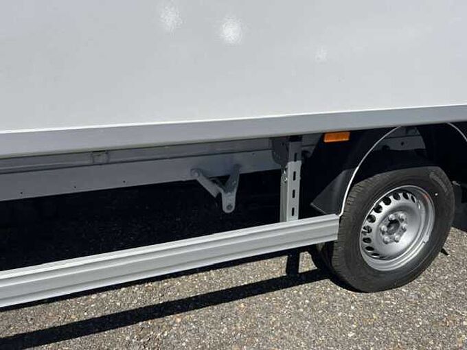 Mercedes-Benz Sprinter 317 box + laadlift &euro; 55800 ex btw