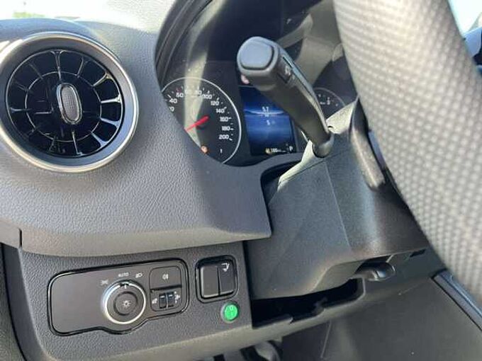 Mercedes-Benz Sprinter 317 box + laadlift &euro; 55800 ex btw