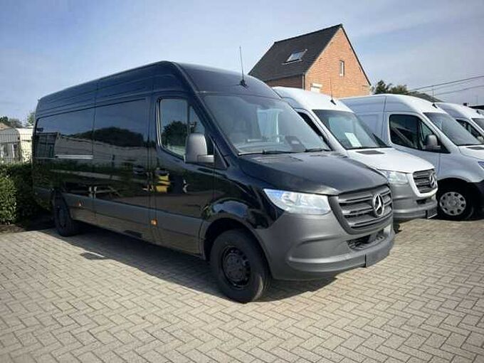 Mercedes-Benz Sprinter 317 CDI L3H2 ZWART METALLIC