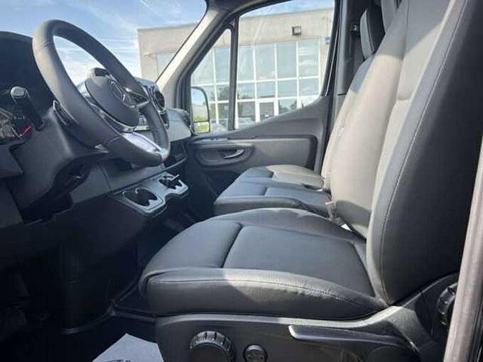 Mercedes-Benz Sprinter 317 CDI L3H2 ZWART METALLIC
