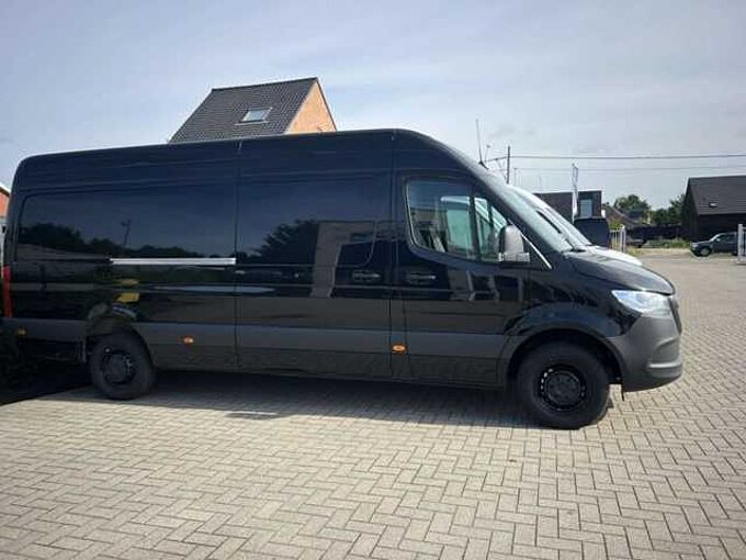 Mercedes-Benz Sprinter 317 CDI L3H2 ZWART METALLIC