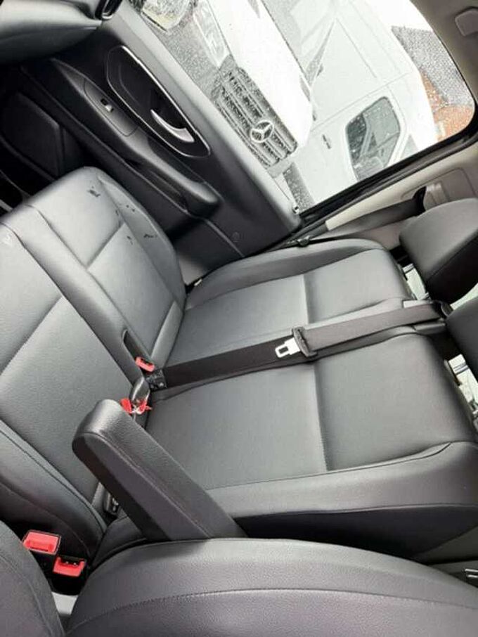 Mercedes-Benz Vito tourer dub kabine 6 pl - 43000 ex btw