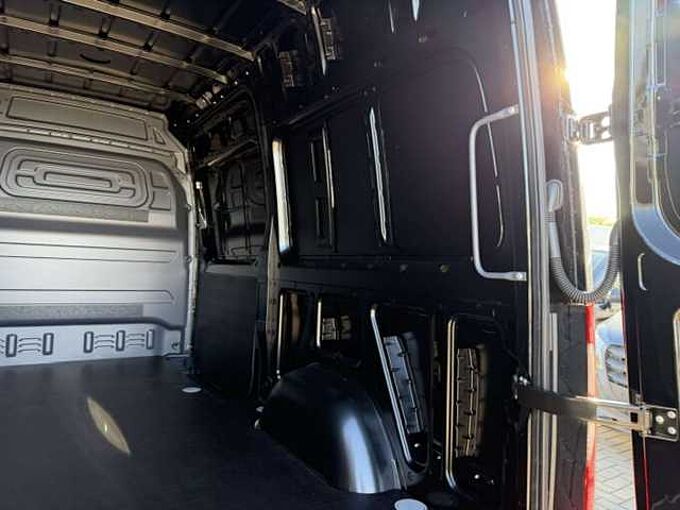 Mercedes-Benz Sprinter 319 L2H2 - 48800 EX BTW