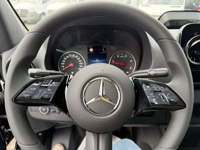 Mercedes-Benz Sprinter DOKA 517 CDI TREKHAAK 3.5 TON - 6 PL
