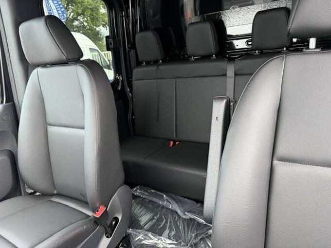 Mercedes-Benz Sprinter DOKA 517 CDI TREKHAAK 3.5 TON - 6 PL