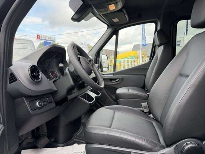 Mercedes-Benz Sprinter DOKA 517 CDI TREKHAAK 3.5 TON - 6 PL